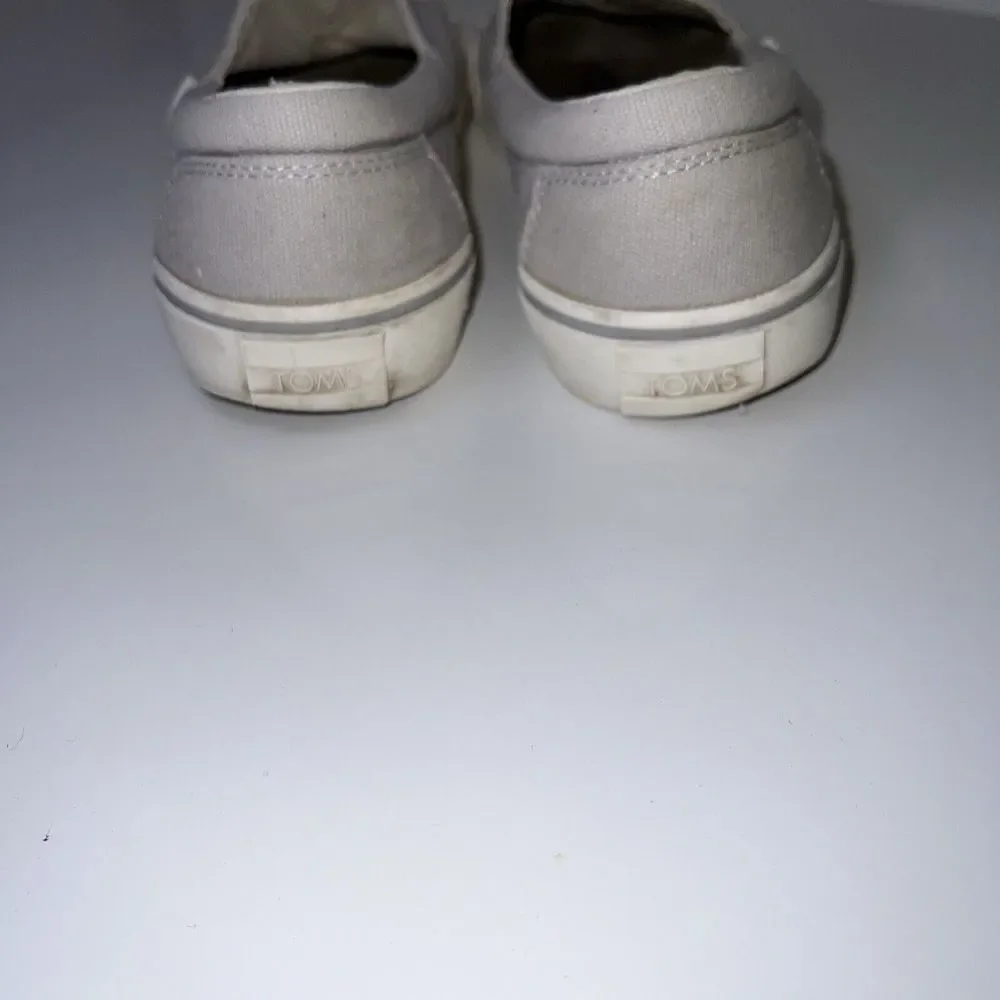 Toms pre owned